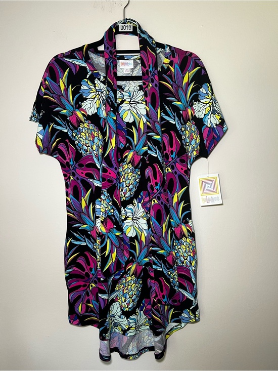 LuLaRoe Tops - LuLaRoe Mitzi Black Top Pineapple Print